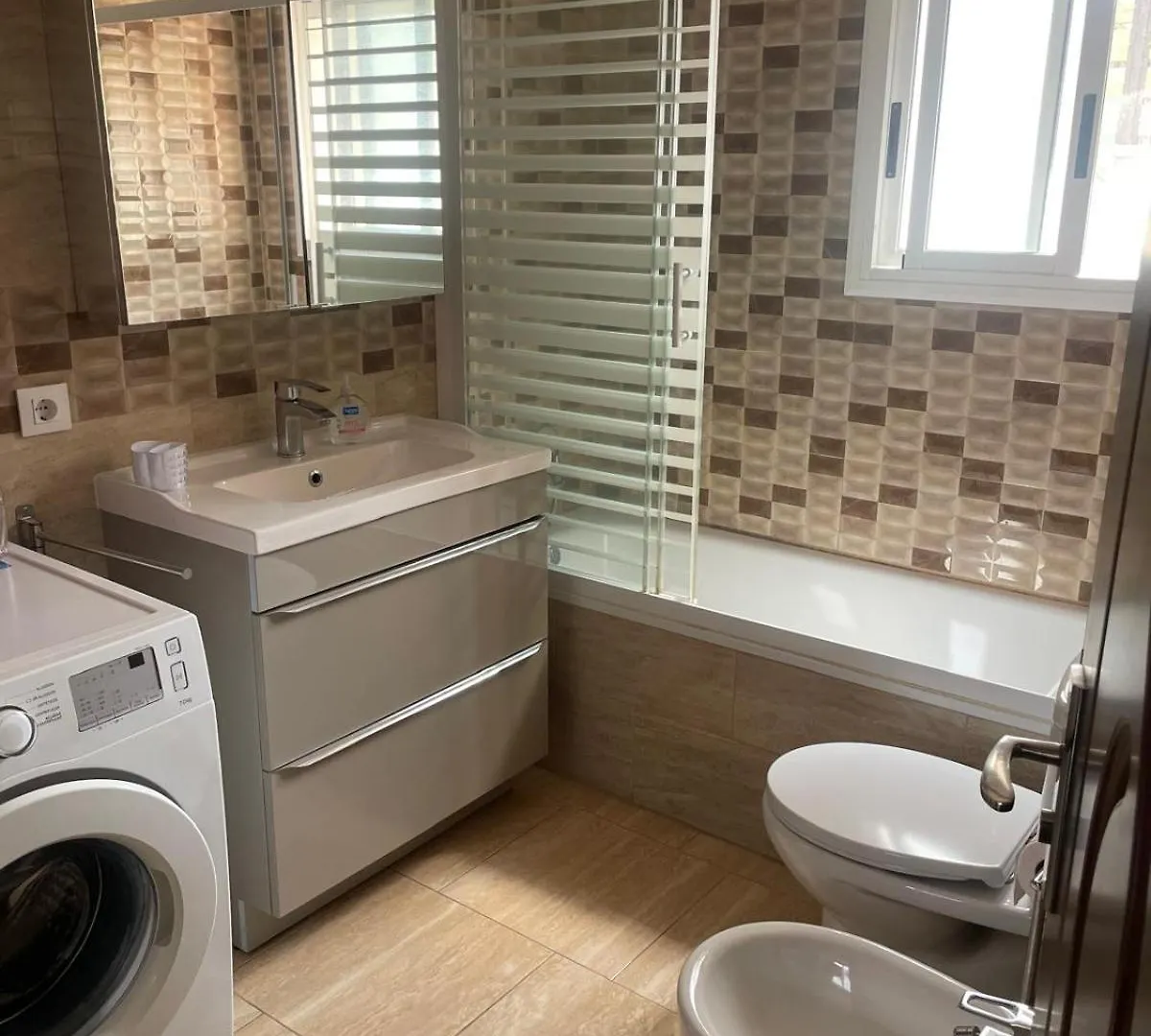 הוילה יורט דה מאר Casa M&D 0*,